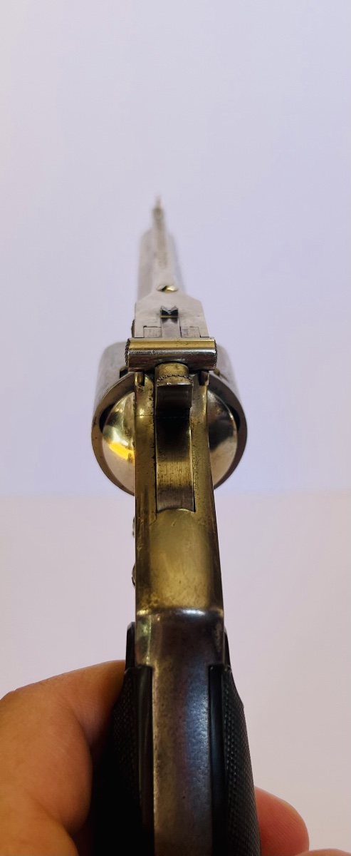Revolver Smith and Wesson, baby Russian. -photo-1